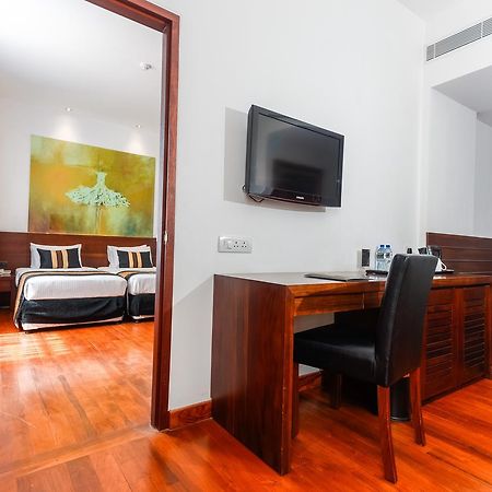 Renuka City Hotel Colombo Extérieur photo